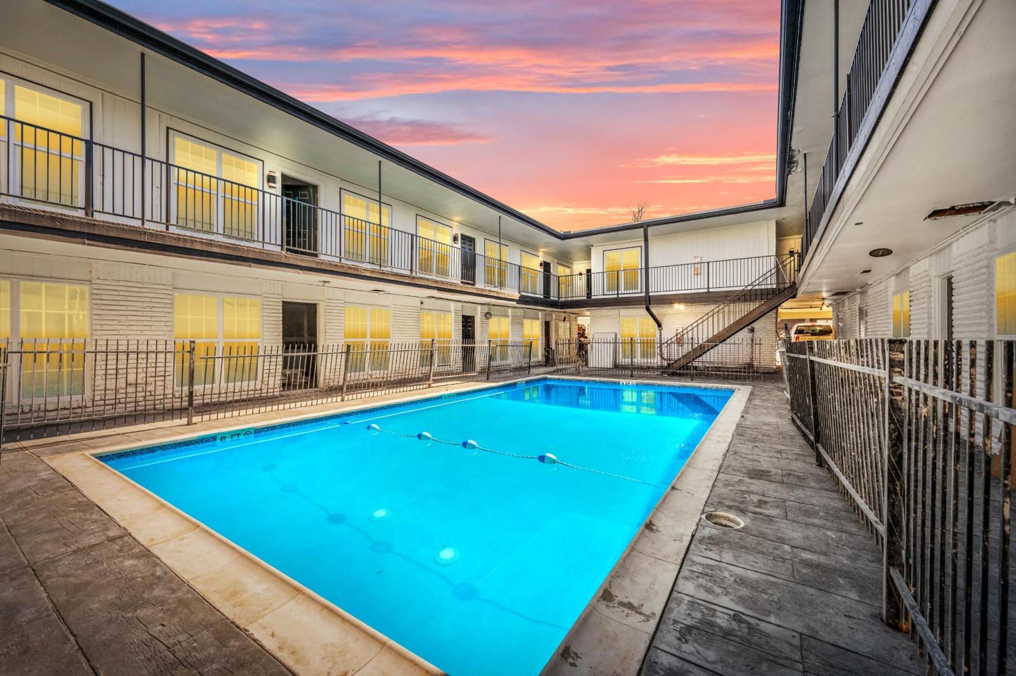 Cute And Stylish 1Br Apt With Pool & Free Park Х'юстон Екстер'єр фото